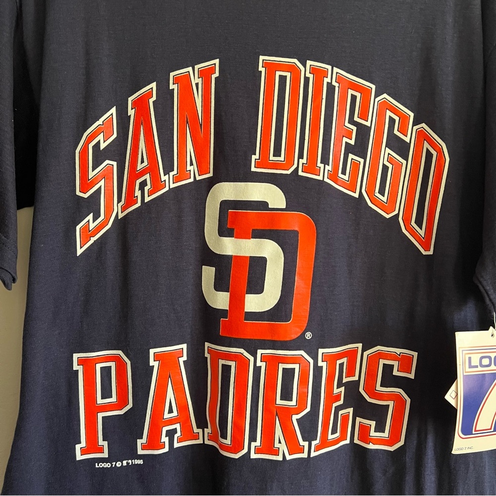 Vintage 90s San Diego Padres Navy T-Shirt Logo 7 1995 Size Large Made in USA NWT - Picture 2 of 7